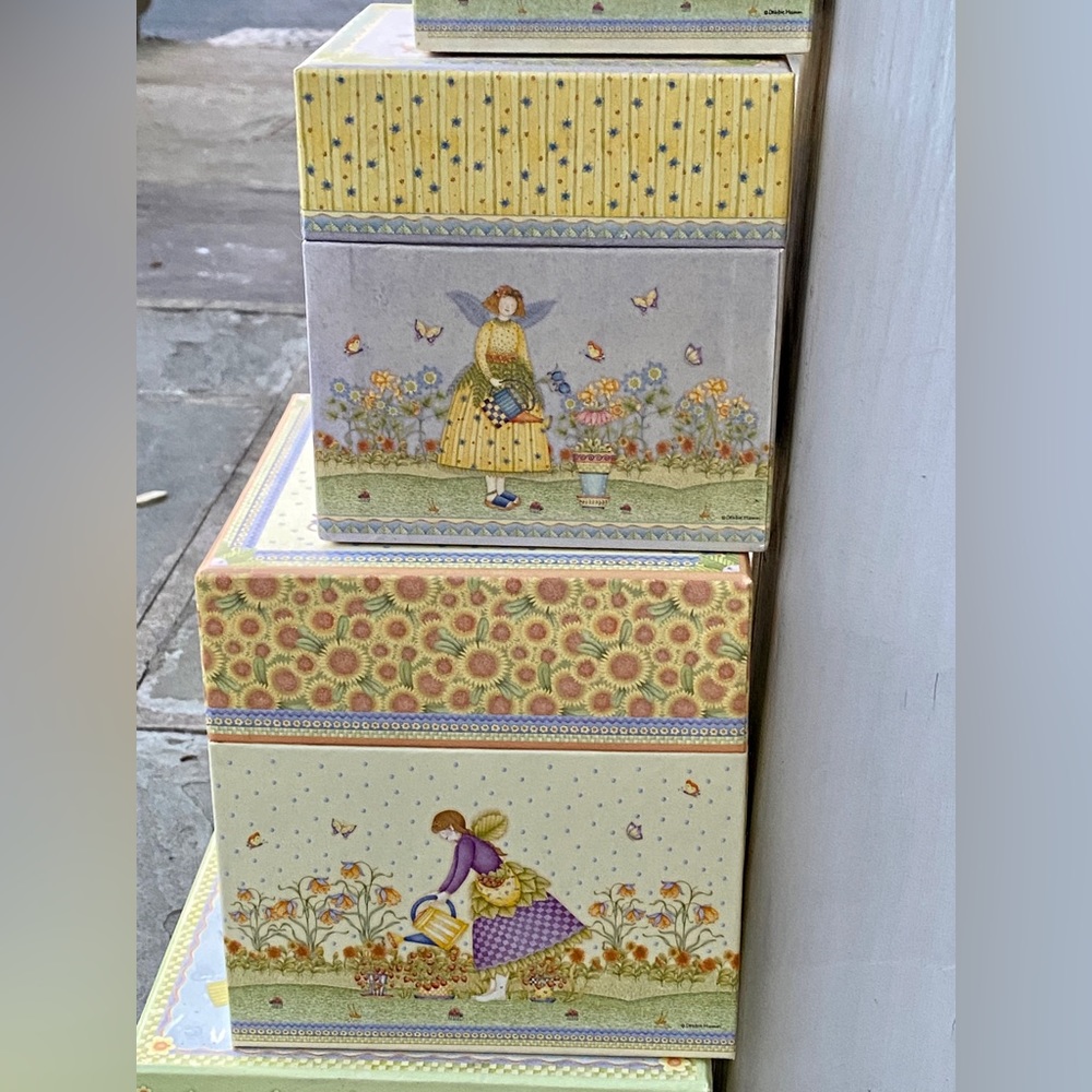 Debbie Mumm 5 Nesting boxes - Picture 9 of 16